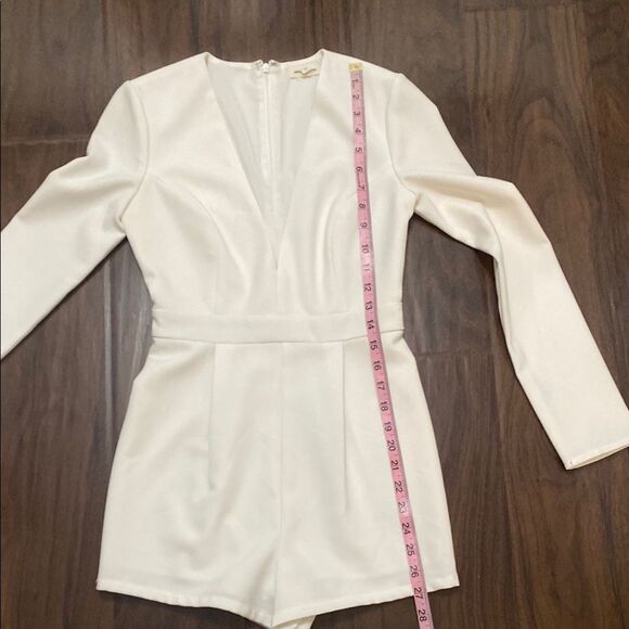 Silence + Noise White Long Sleeve Deep V Romper - Picture 5 of 10